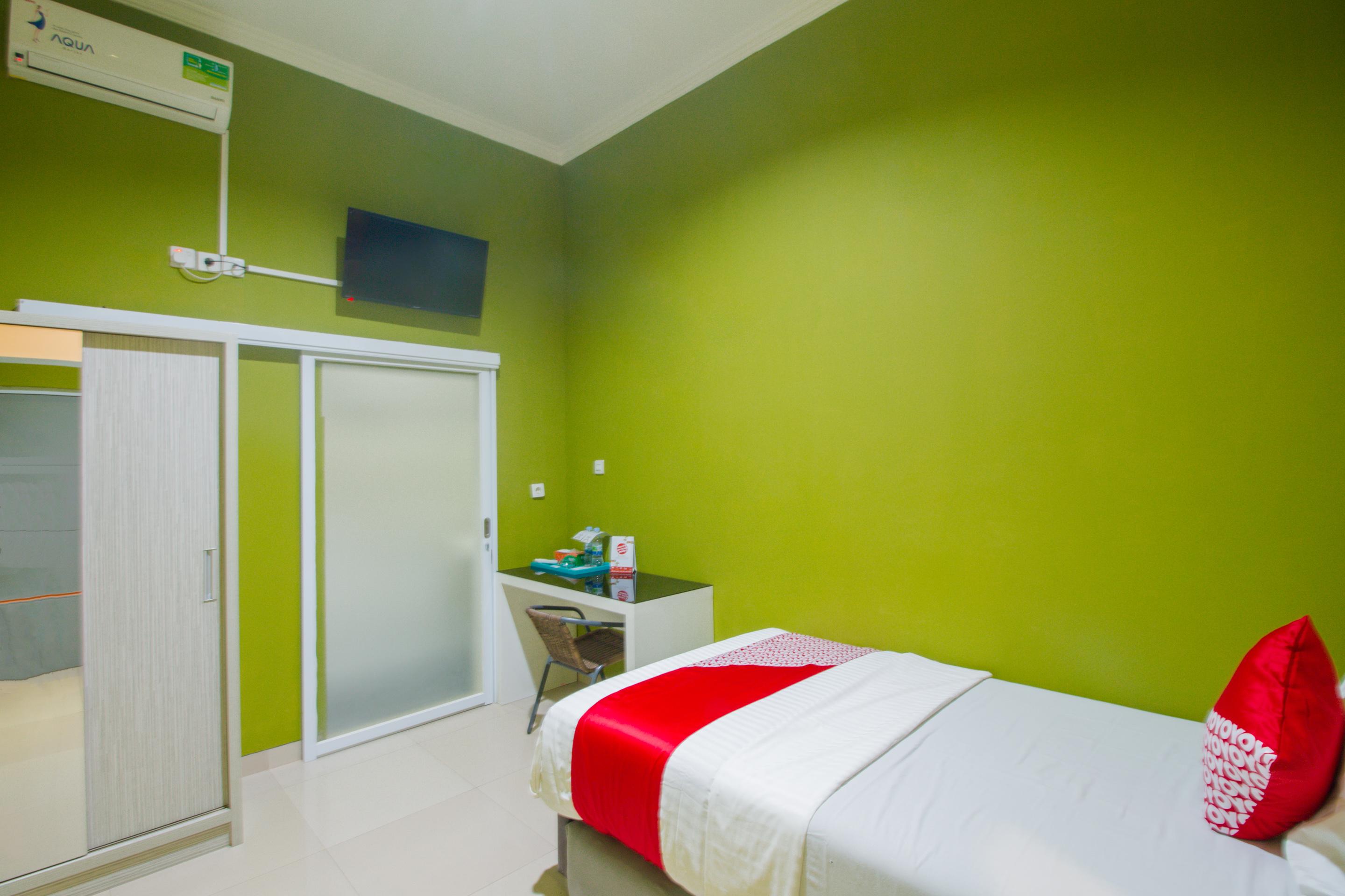 Oyo 871 Aira Costel Hotell Cianjur Exteriör bild