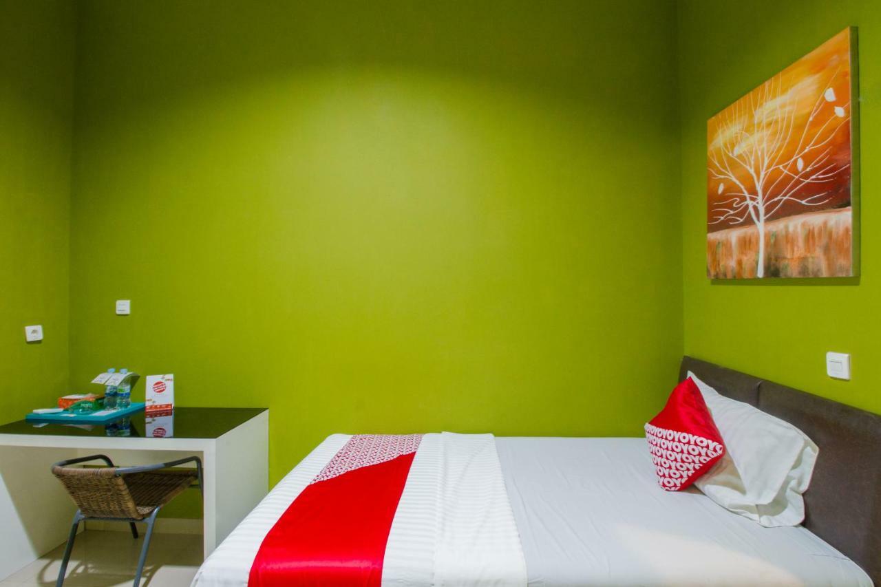 Oyo 871 Aira Costel Hotell Cianjur Exteriör bild
